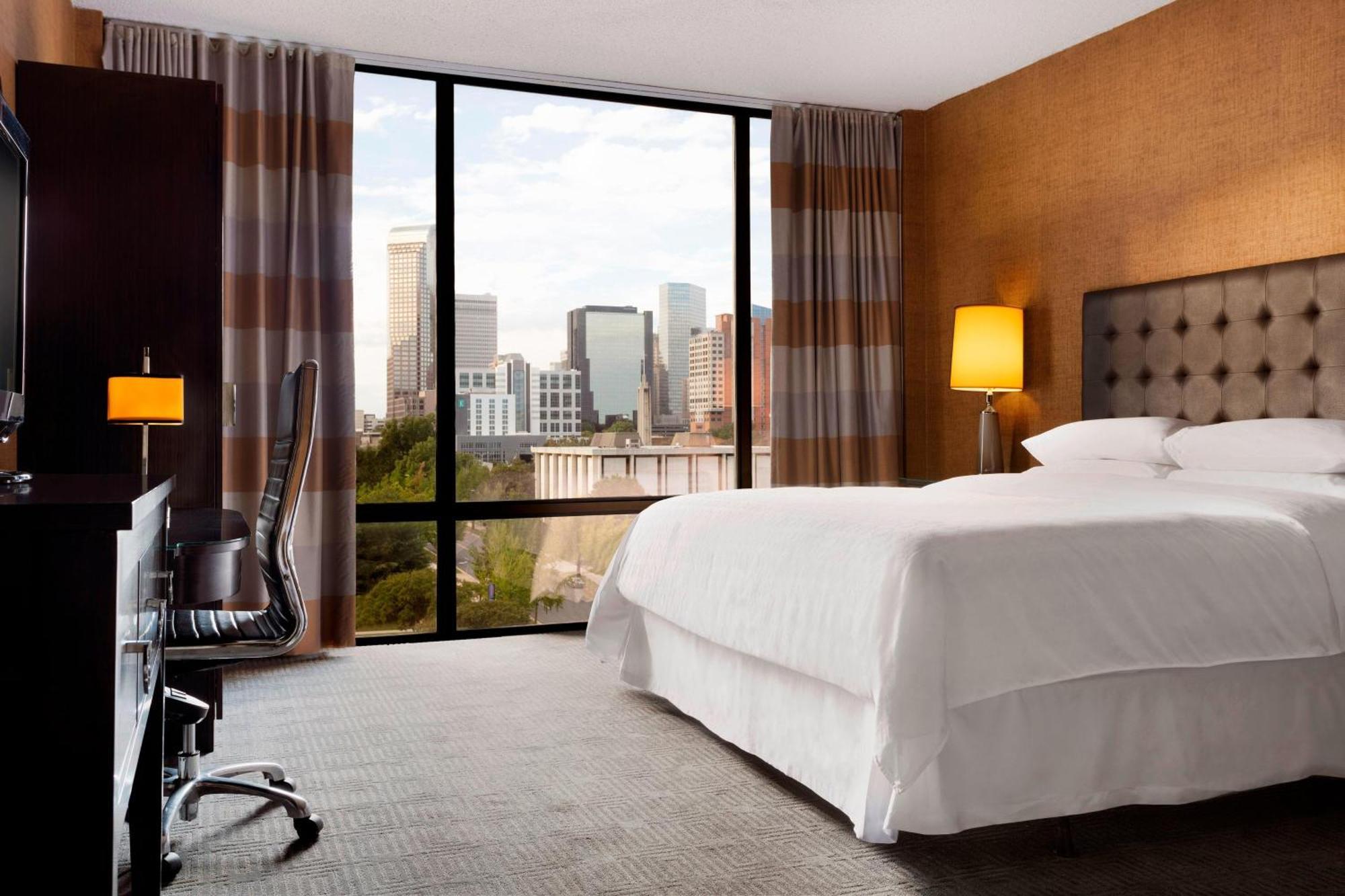 Sheraton Charlotte Hotel Esterno foto