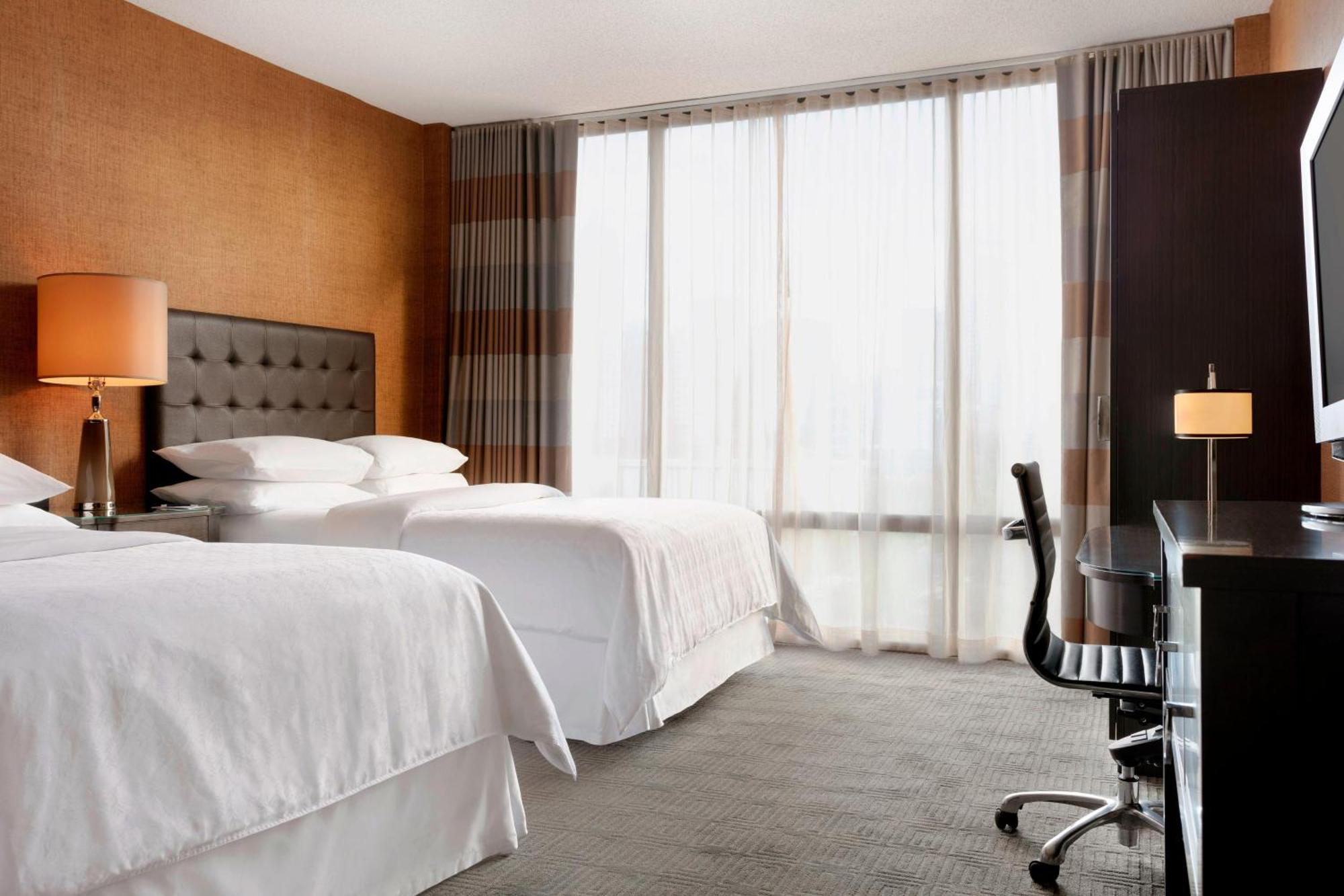 Sheraton Charlotte Hotel Esterno foto