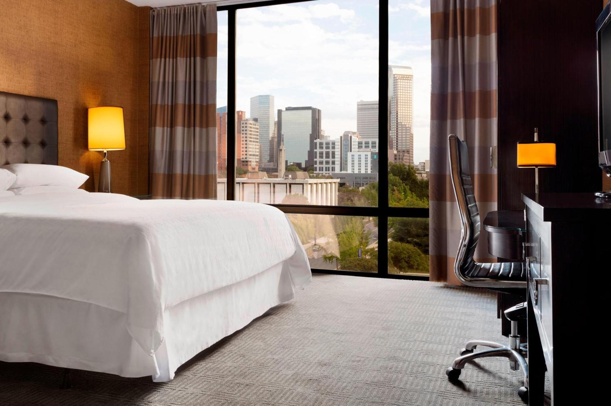 Sheraton Charlotte Hotel Esterno foto